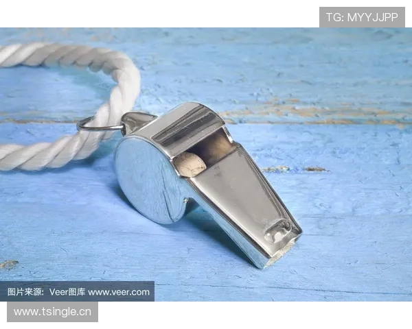 哨响开球规则拆解：什么时候必须等裁判吹响哨声？