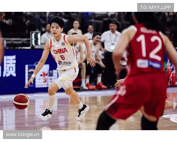 杨舒予居然把训练服换成了高定晚礼服，赛场和秀场是同一个人？