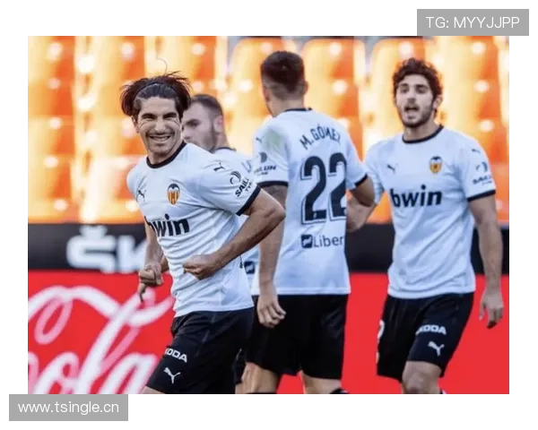 瓦伦西亚管理层决策争议持续发酵，已影响俱乐部声誉与短期稳定